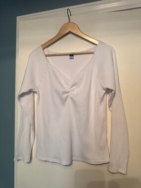 Old Navy White Ribbed Long Sleeve V-Neck Top